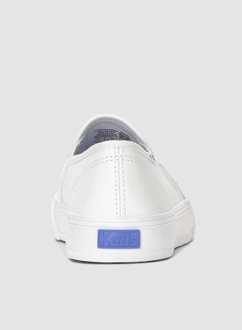 كيدز كيدز سنيكرز نسائي جلد سهل الارتداء أبيض